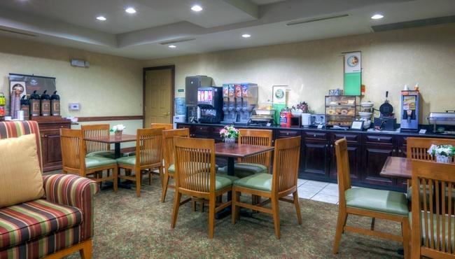 Country & By Radisson, Petersburg, Va 3* Petersburg