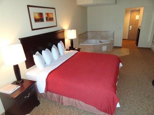 Hotel Country & By Radisson, Petersburg, Va Petersburg